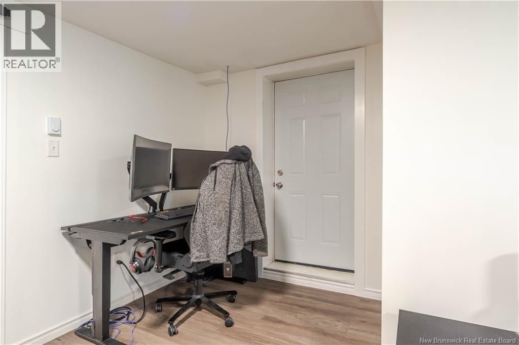 9 McLeod Lane - 20