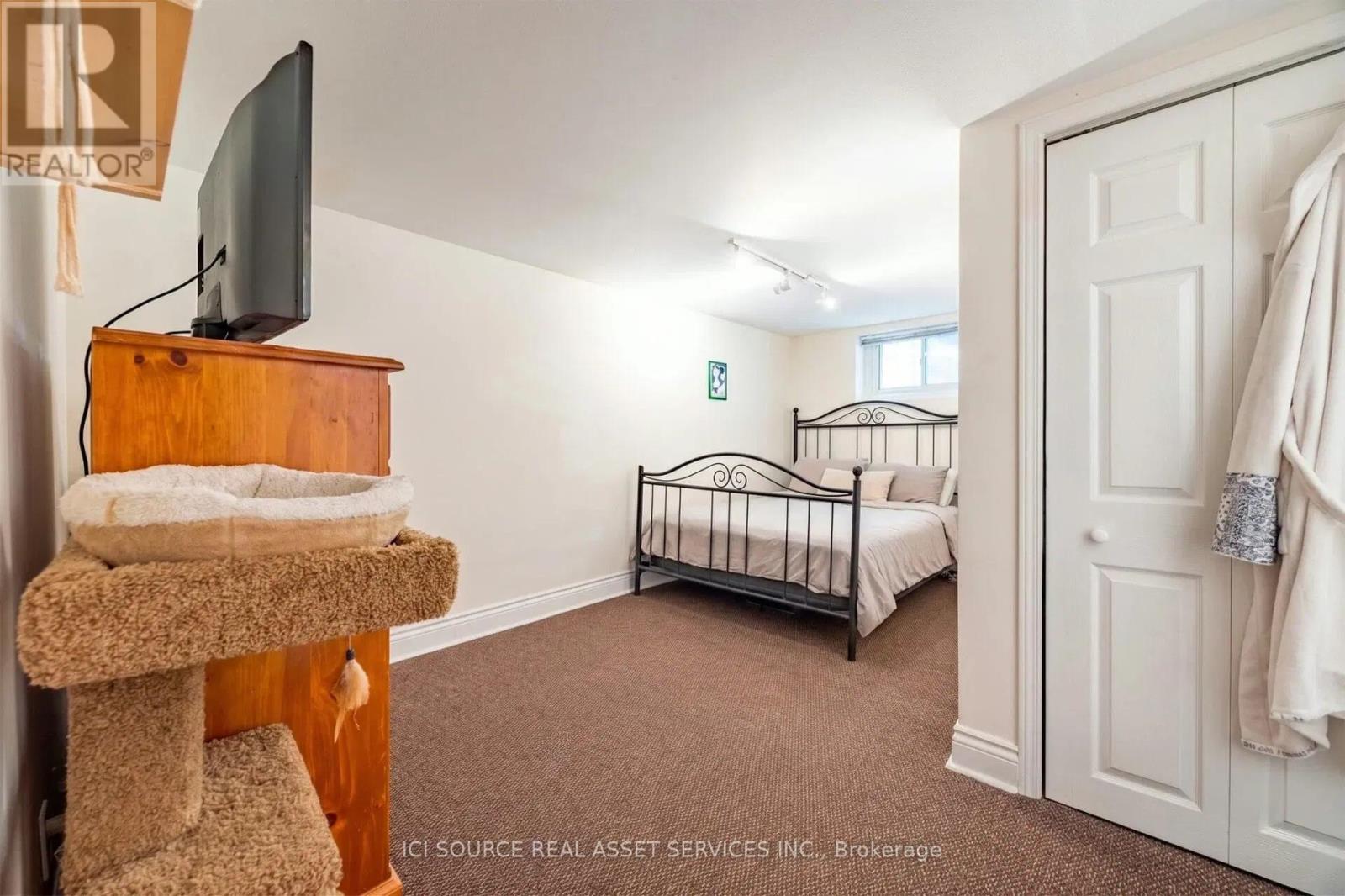 293 OSHAWA BOULEVARD N - 35