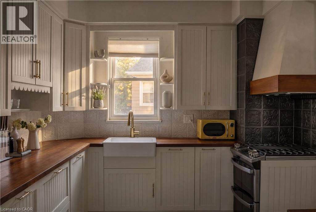 54 BRUCE Street - 13