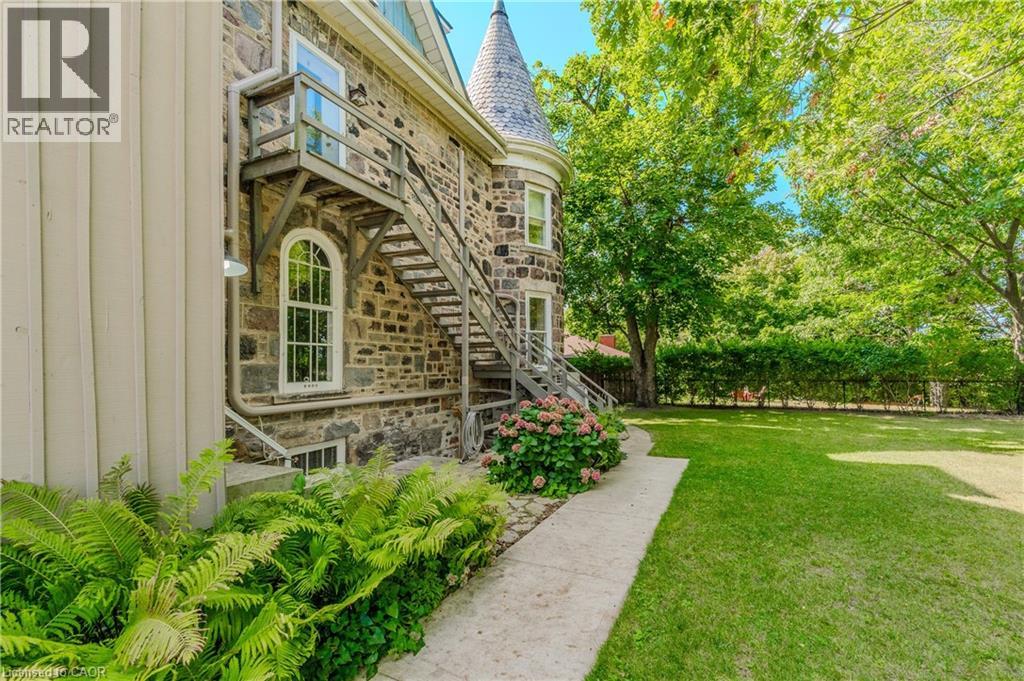 54 BRUCE Street - 41