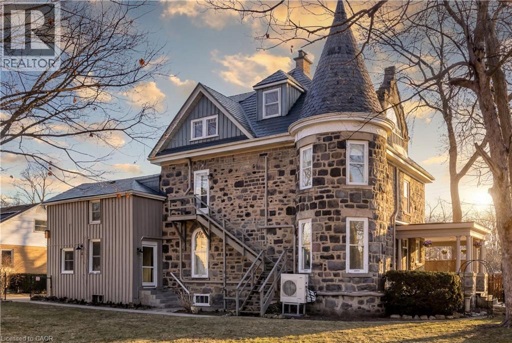54 BRUCE Street - 46
