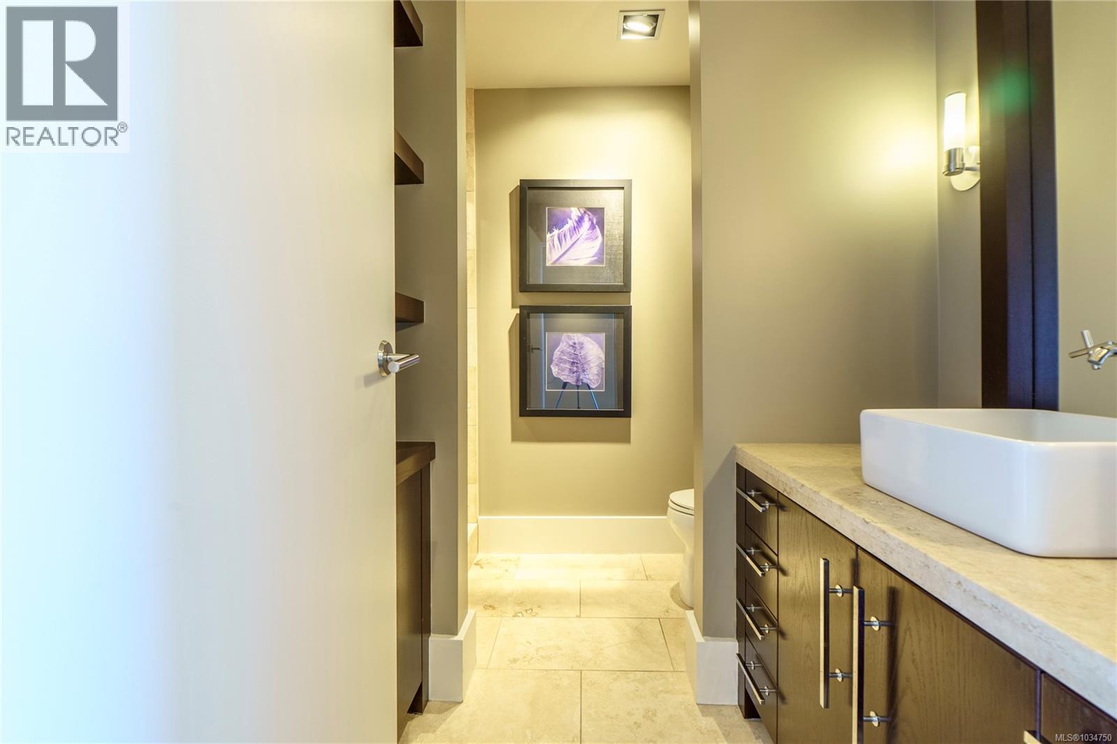 #305 368 Main St - 33