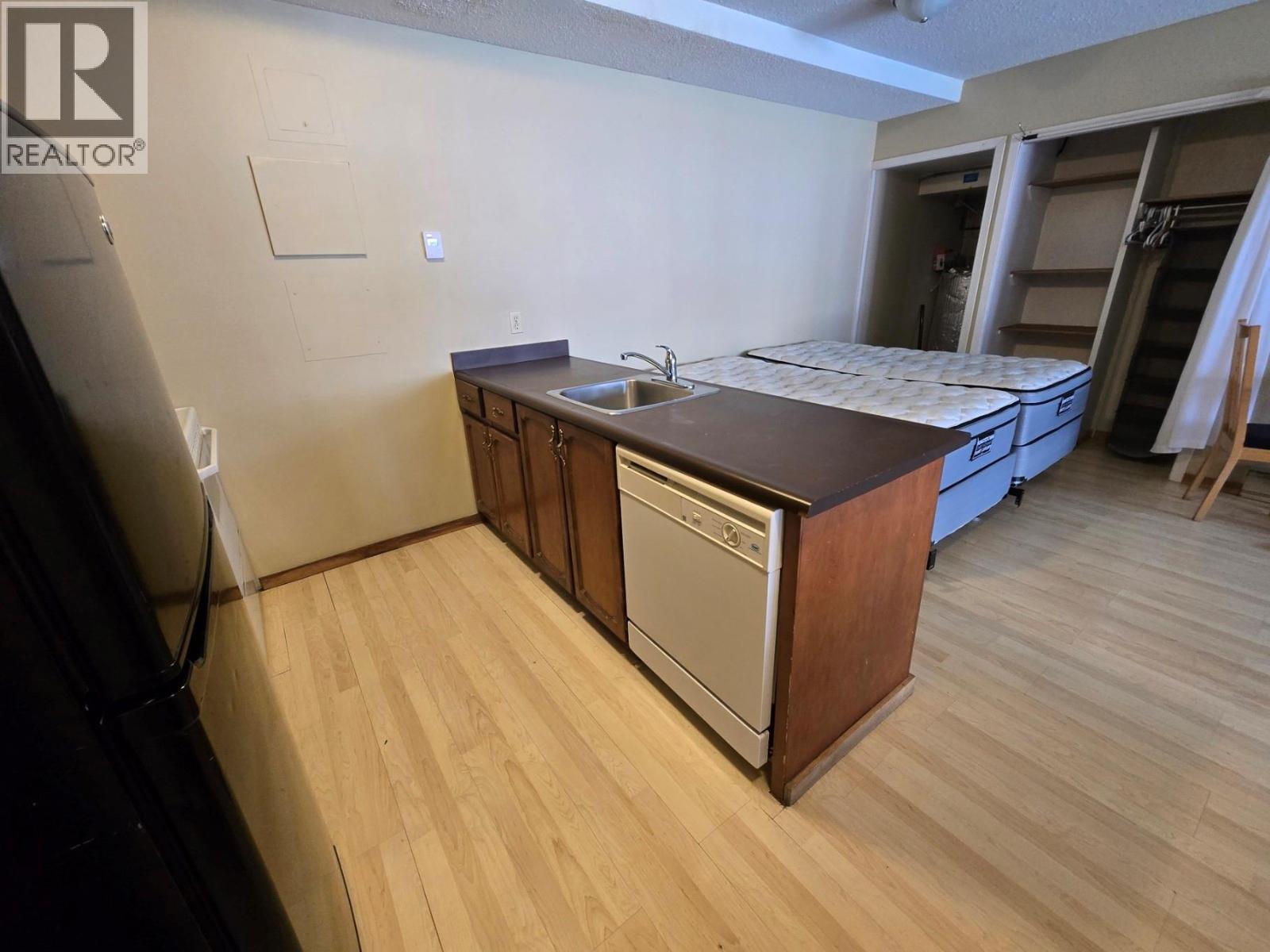 #1014 2030 Panorama Drive - 10
