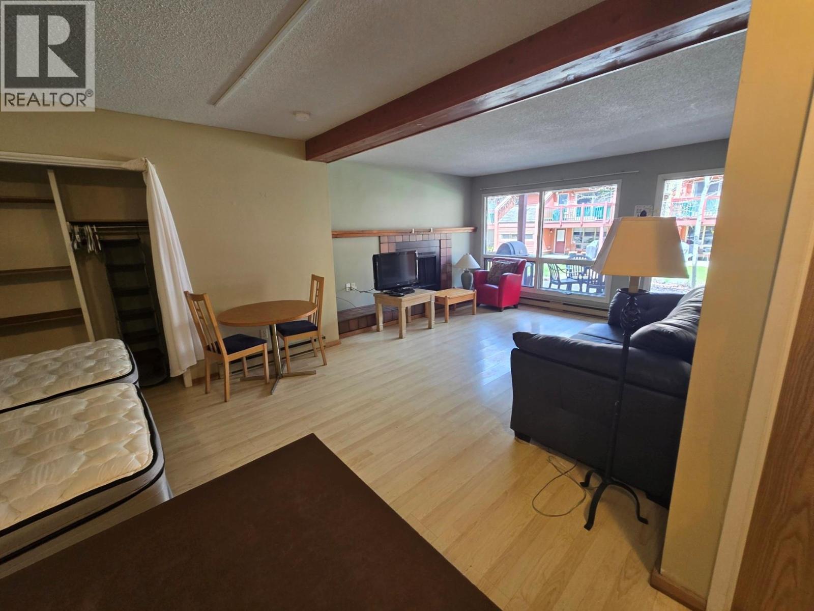 #1014 2030 Panorama Drive - 11