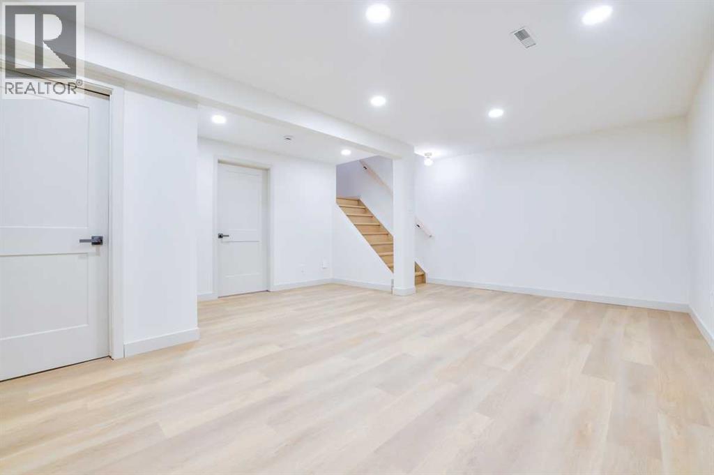 264 Cedarwood Park SW - 21