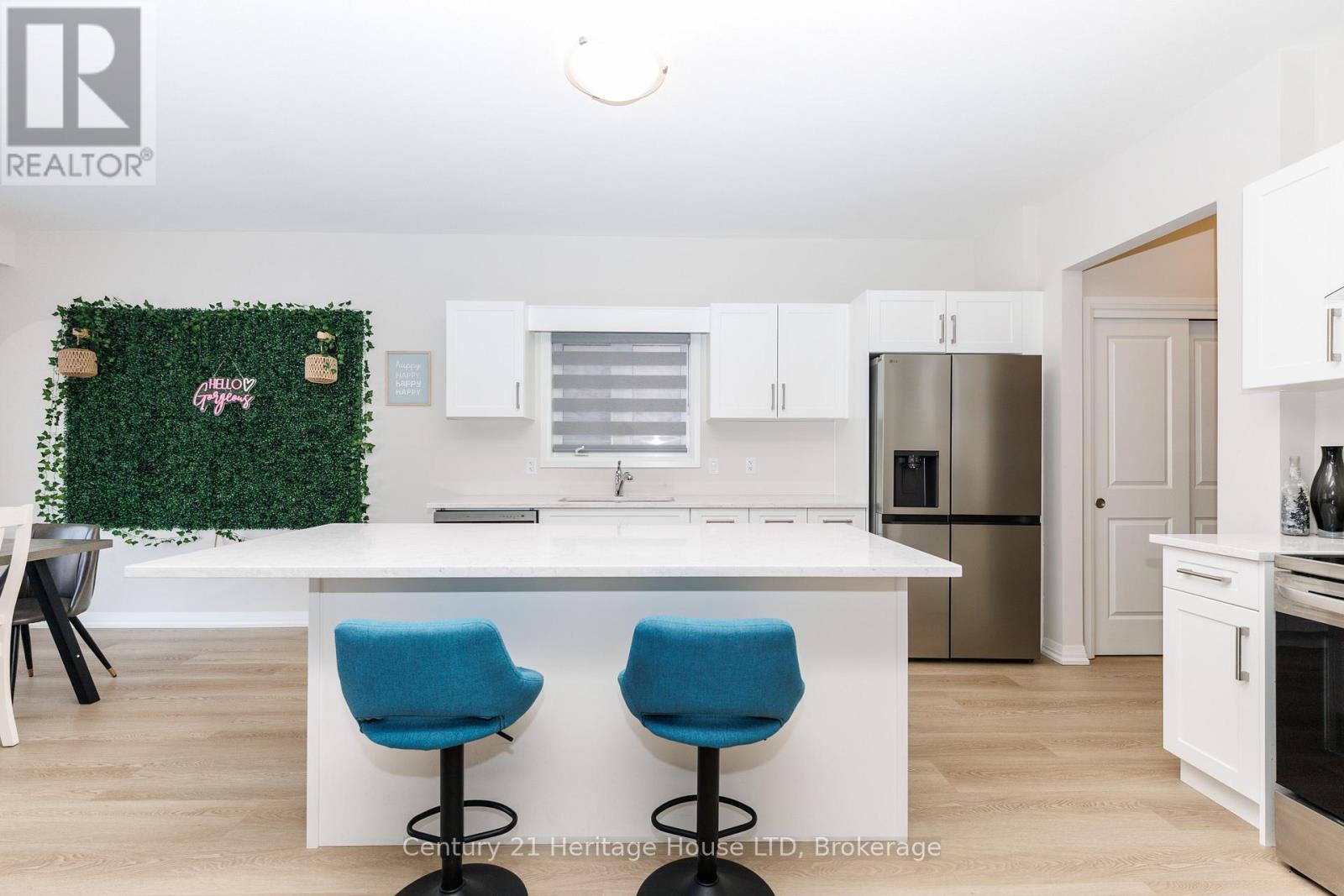 5 WILSON DRIVE - 16
