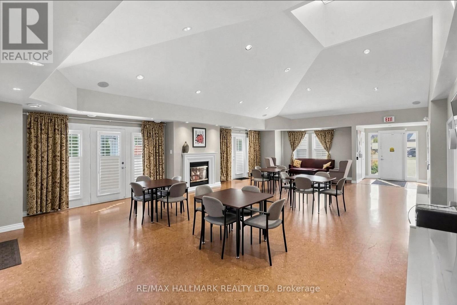 13 CHRISTINA FALLS WAY - 40