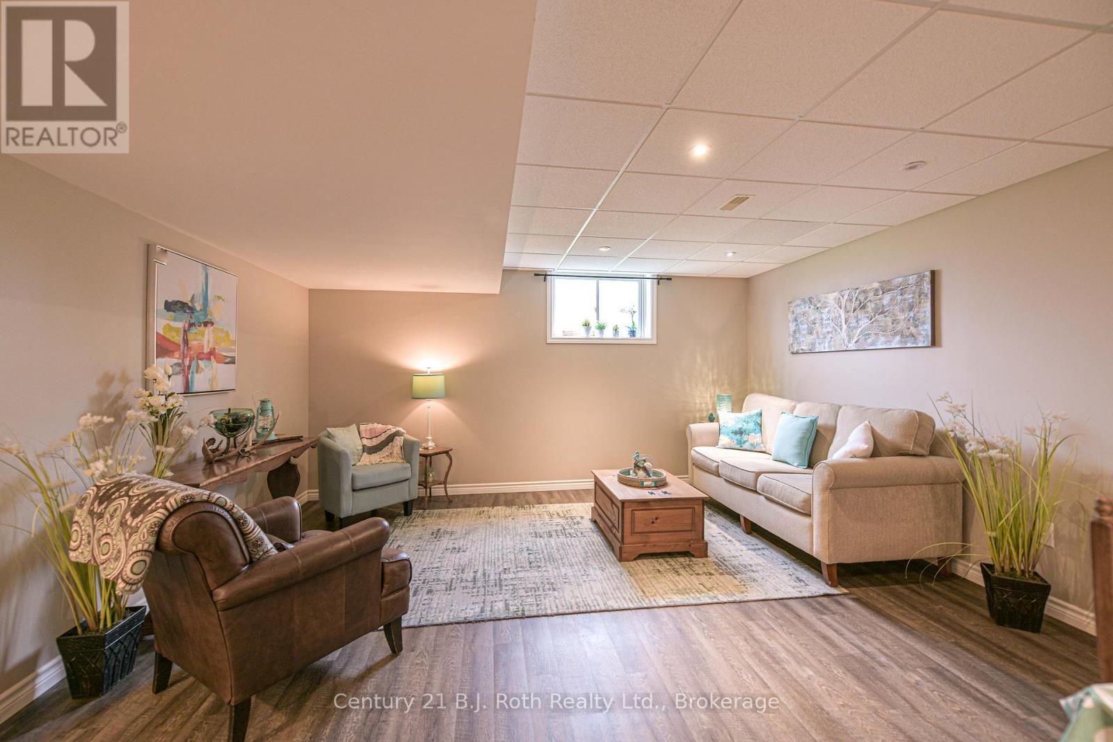 3577 PETER STREET - 27