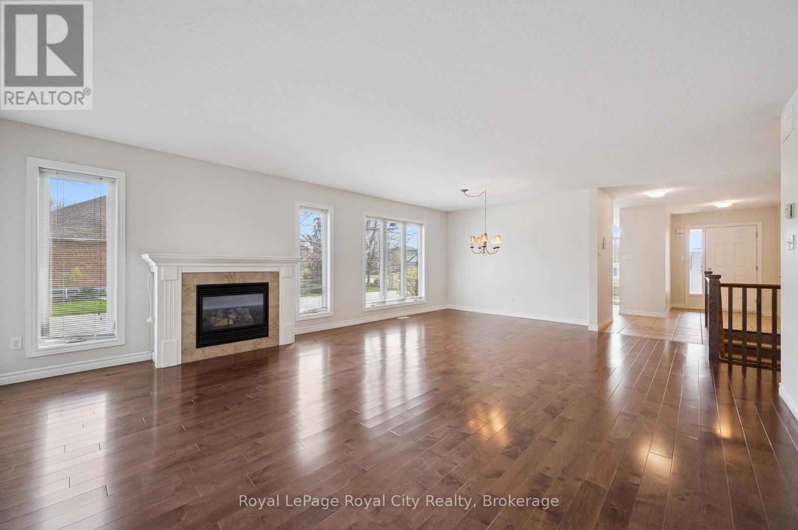 #19 27 ELKIN COURT - 16