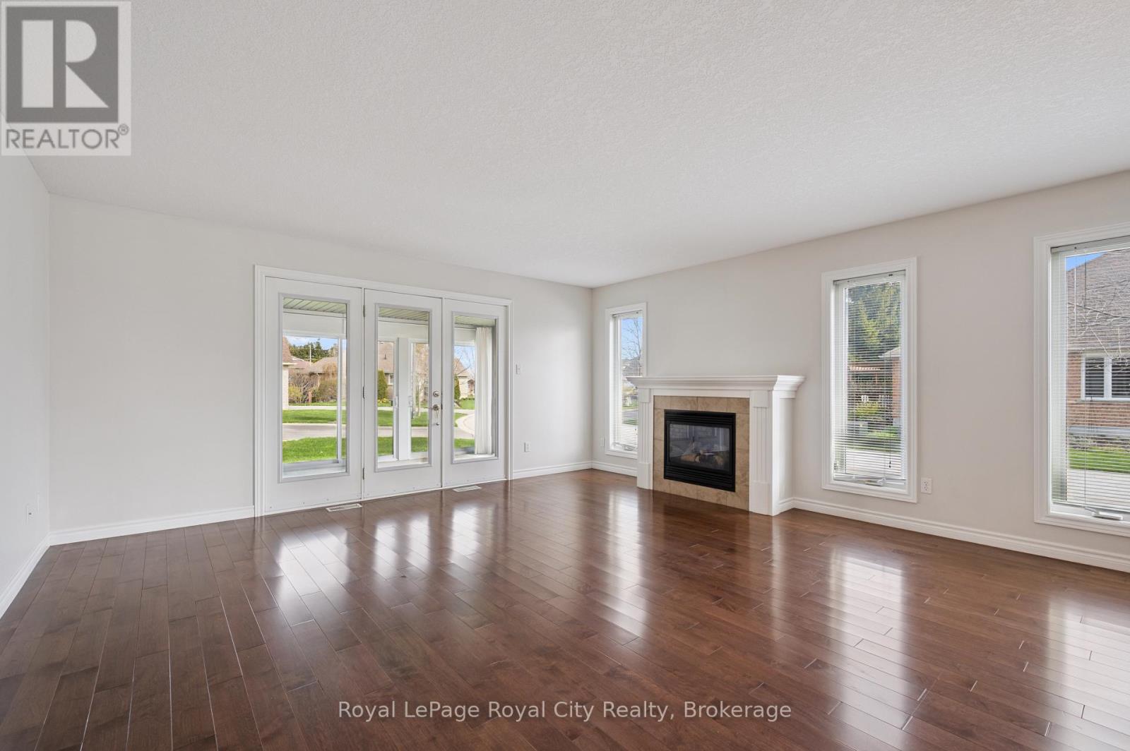 #19 27 ELKIN COURT - 17