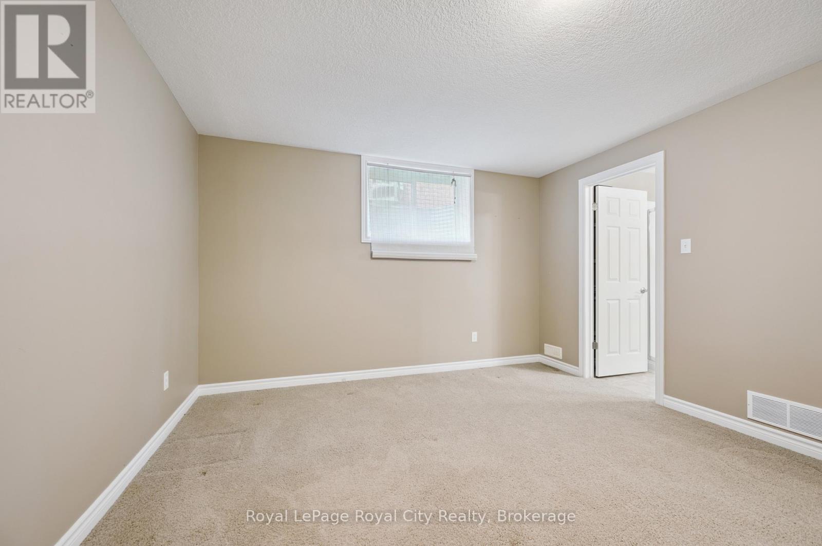 #19 27 ELKIN COURT - 32
