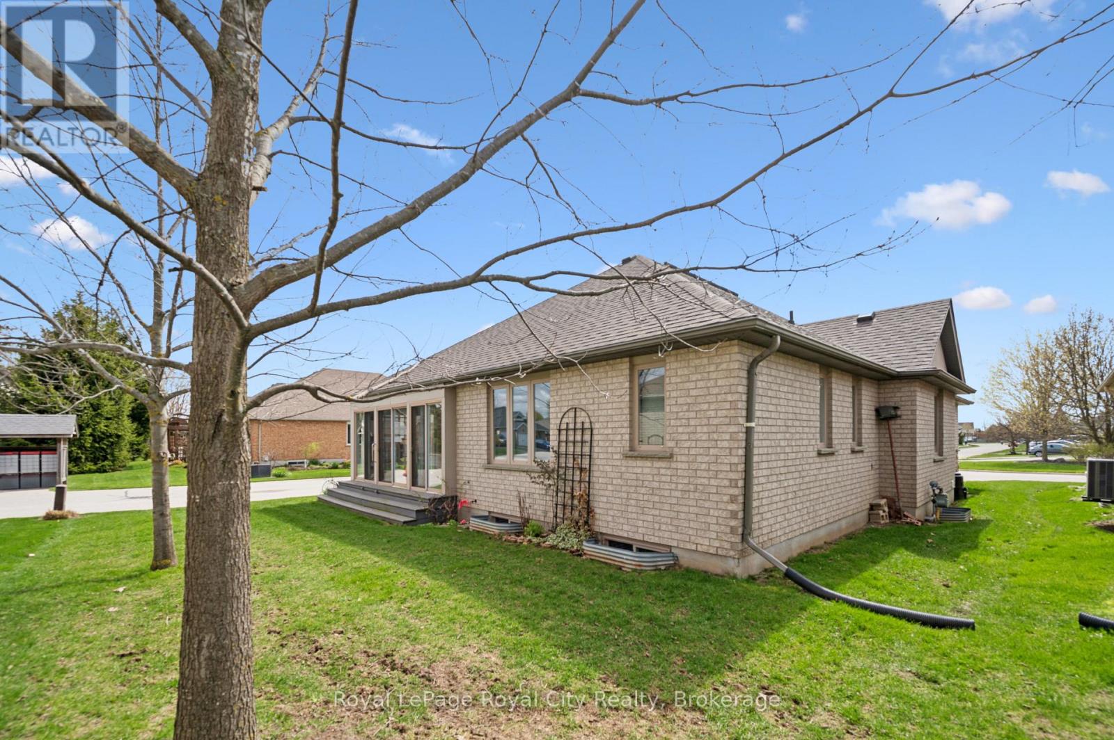#19 27 ELKIN COURT - 37
