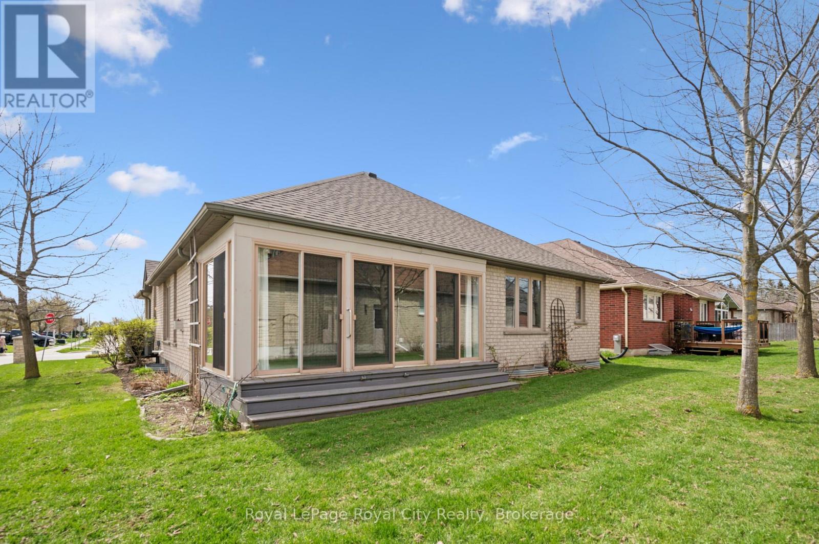#19 27 ELKIN COURT - 38