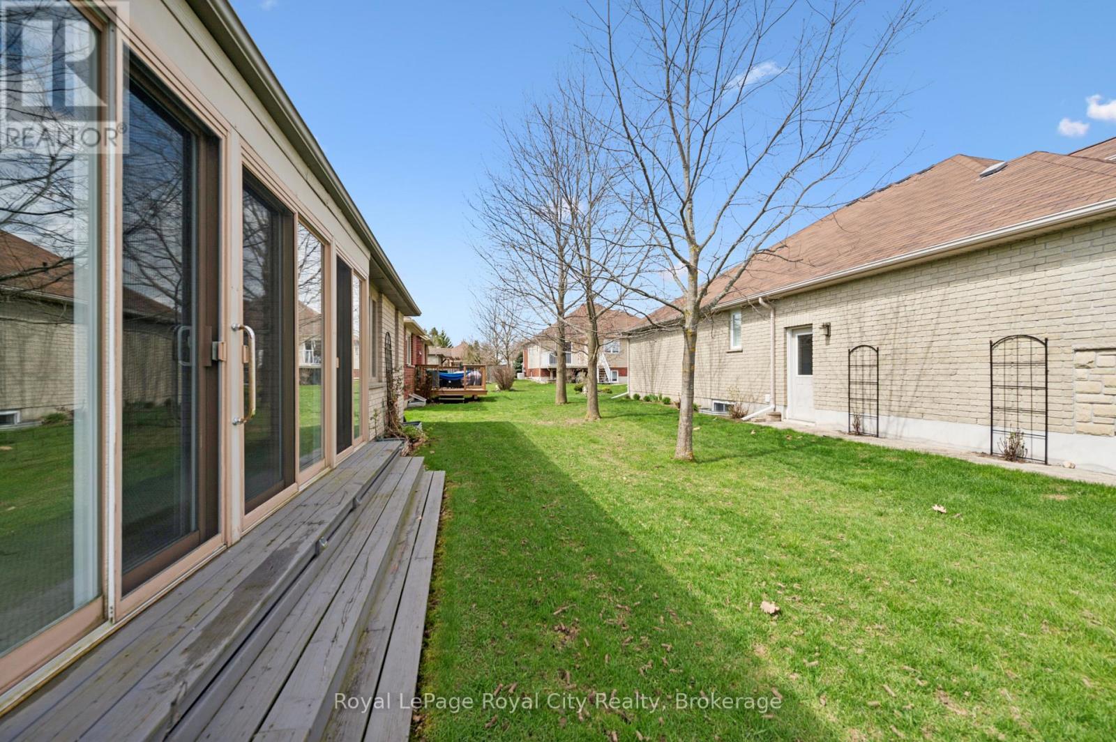 #19 27 ELKIN COURT - 39