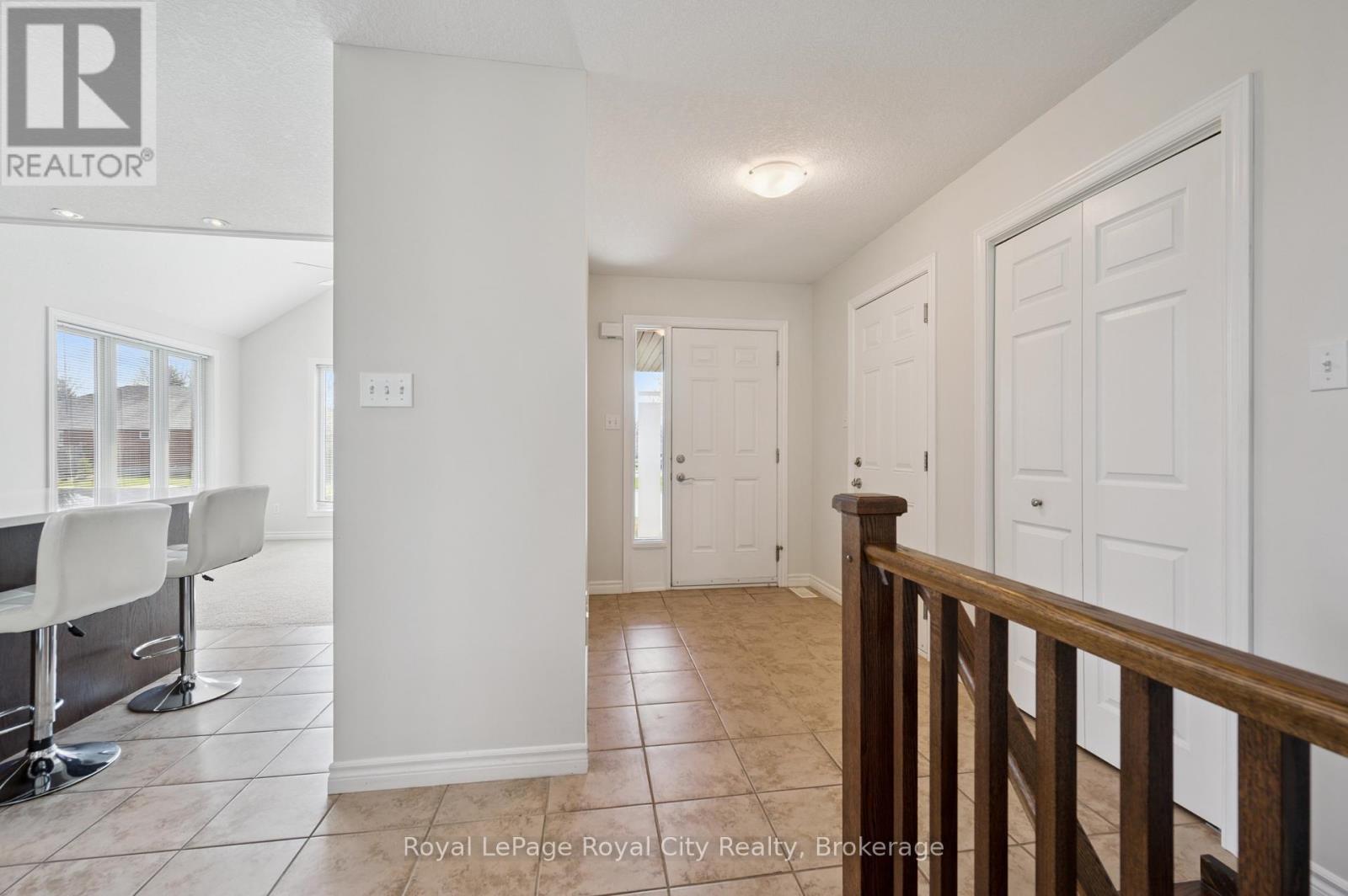 #19 27 ELKIN COURT - 4