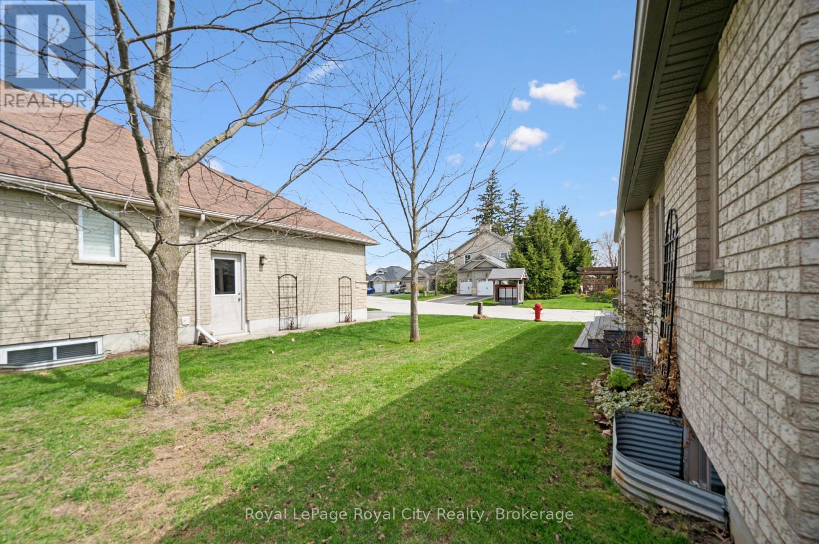 #19 27 ELKIN COURT - 40