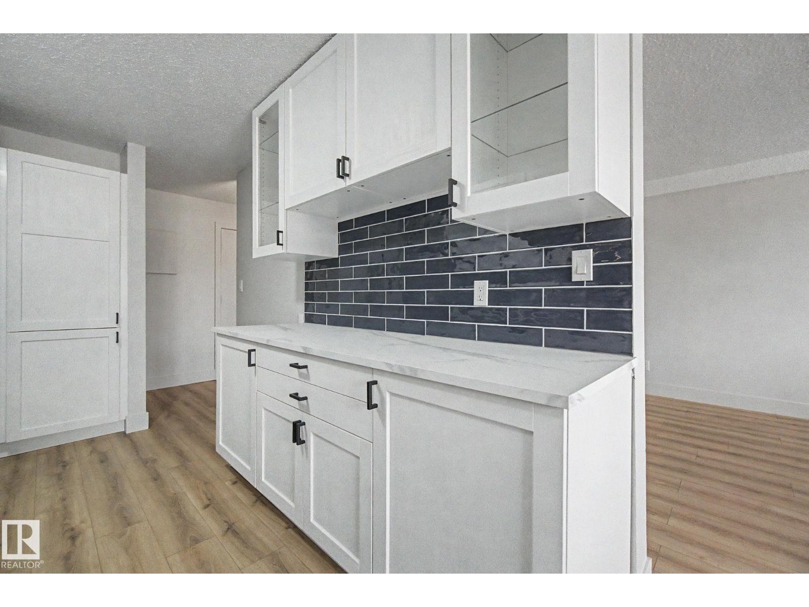 #122 95 MCKENNEY AV - 6