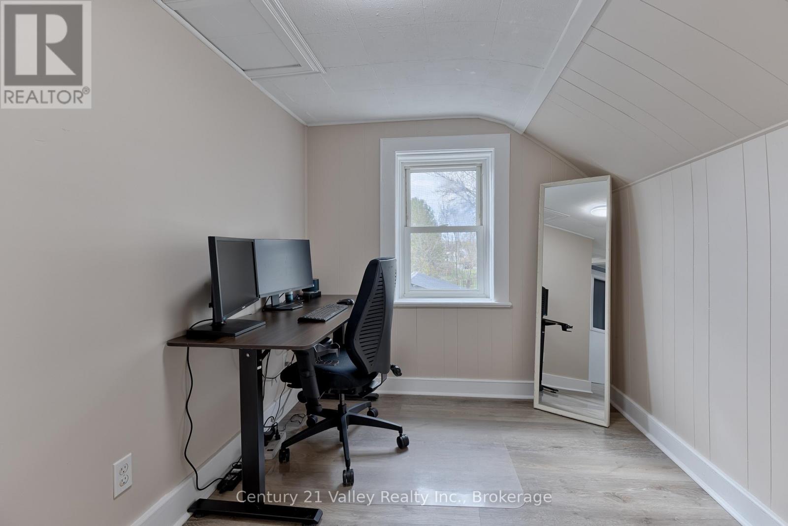 319 MARY AVENUE - 29