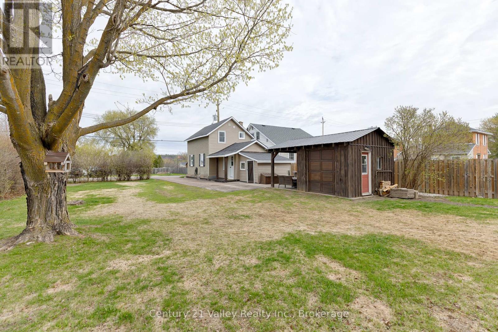 319 MARY AVENUE - 4