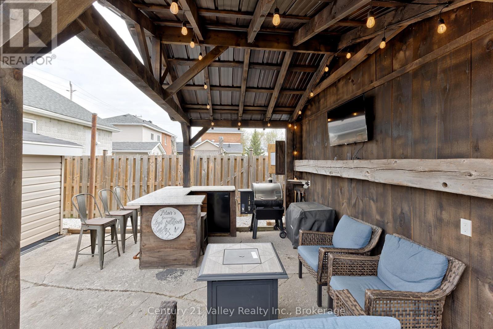 319 MARY AVENUE - 6