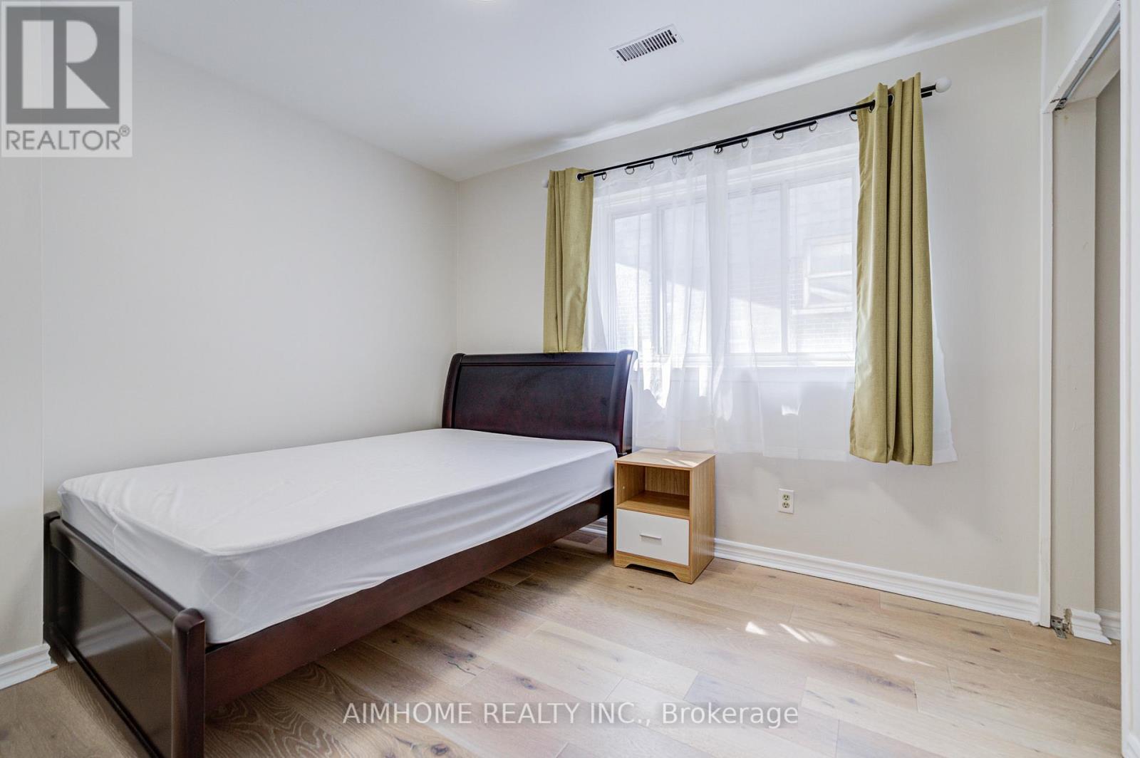 163 CHIPWOOD CRESCENT - 29