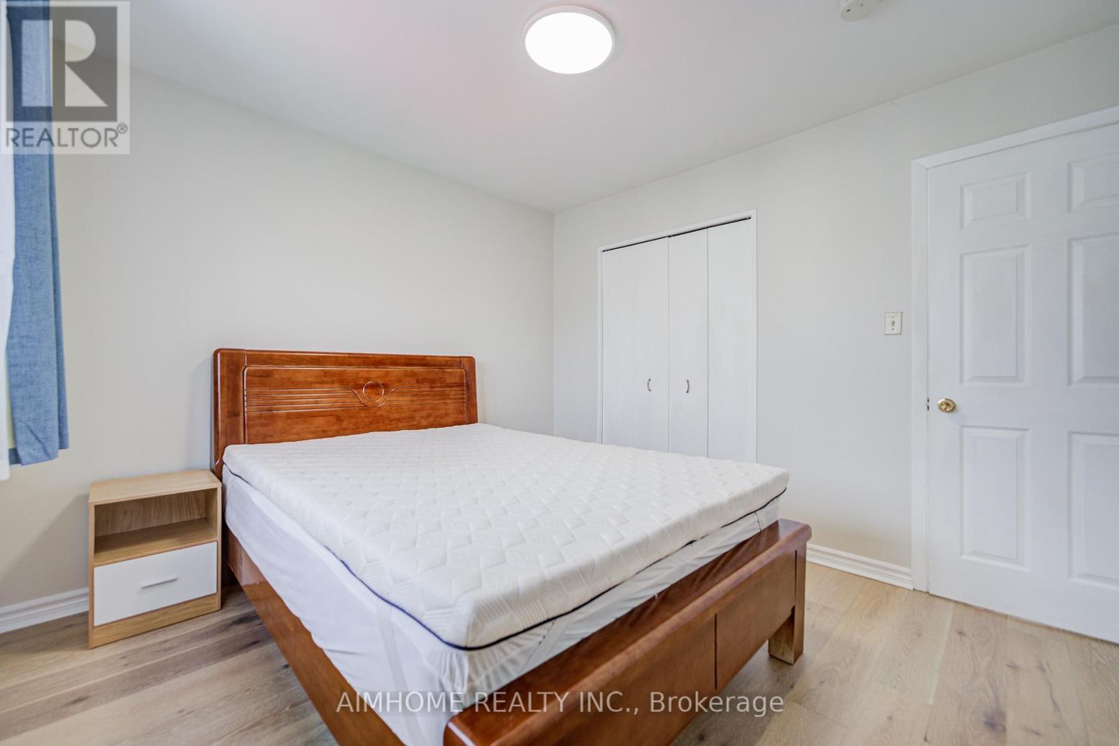 163 CHIPWOOD CRESCENT - 34