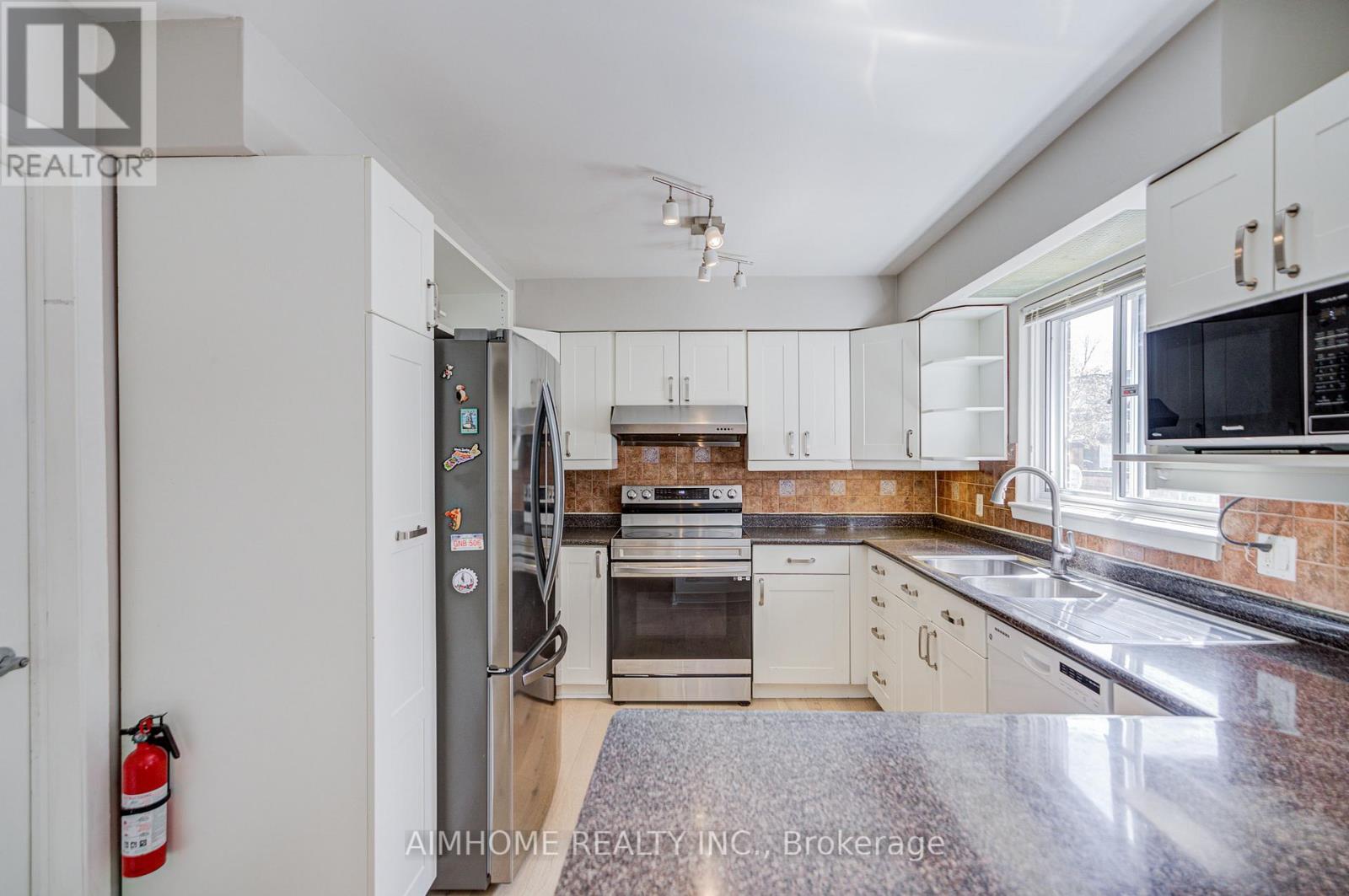 163 CHIPWOOD CRESCENT - 6