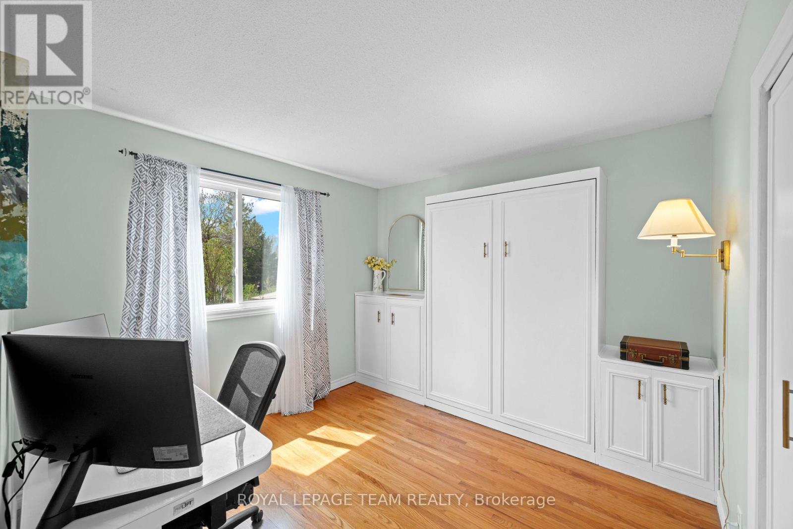 153 POST ROAD - 23