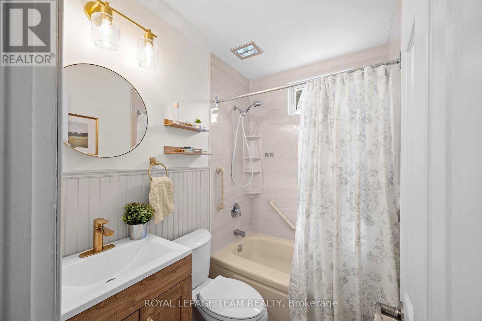 153 POST ROAD - 26