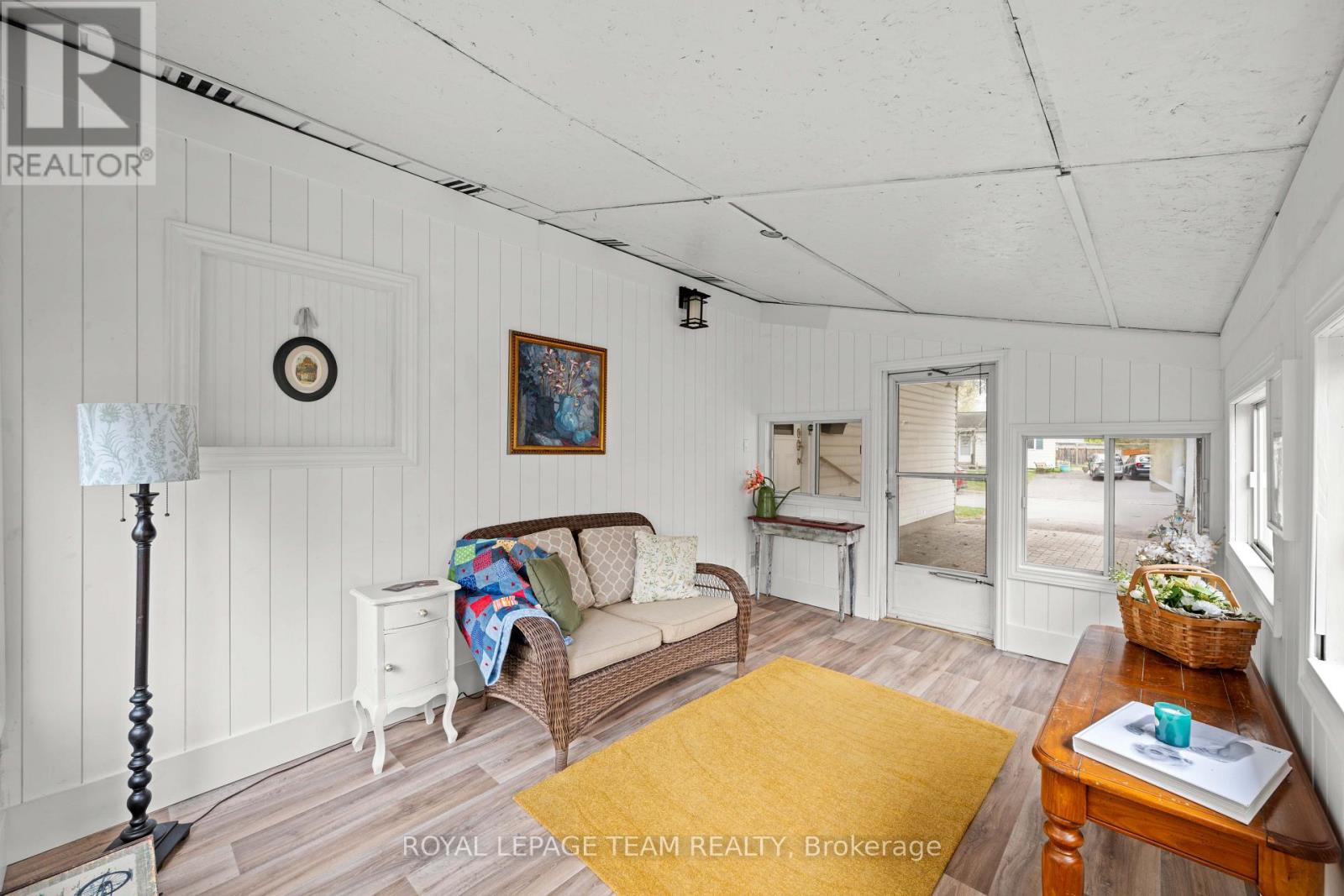 153 POST ROAD - 37