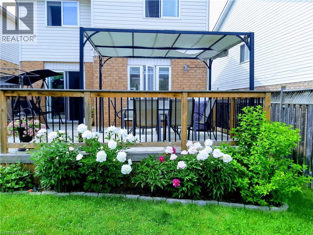 31 TISDALE Court, Kitchener, Ontario, N2A4H5 — Photo 2