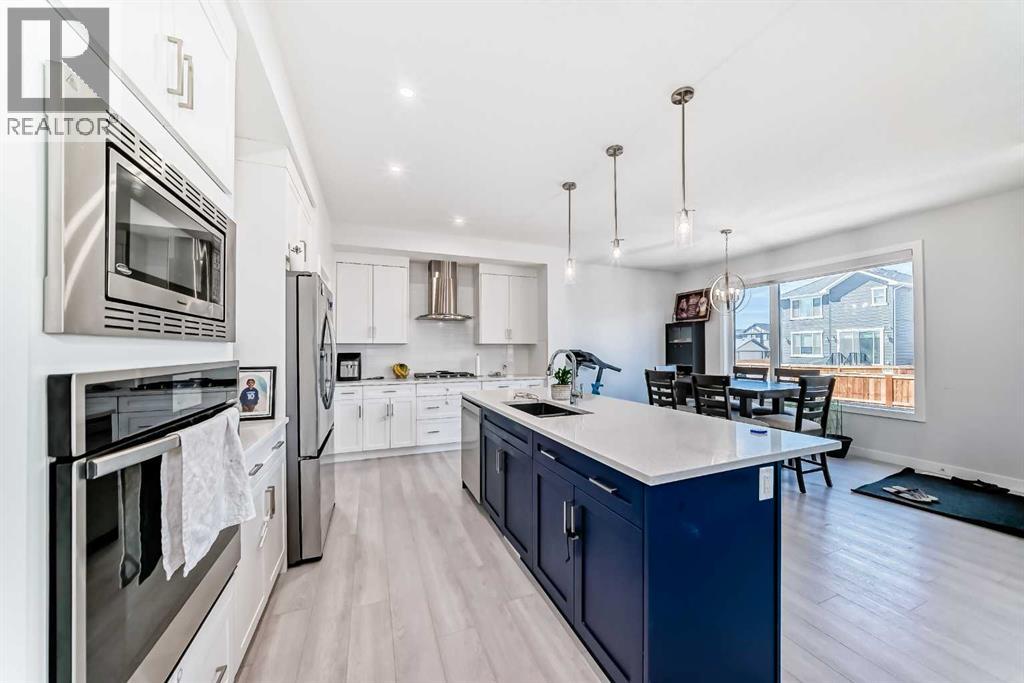 2004 Ravensdun Crescent SE - 11