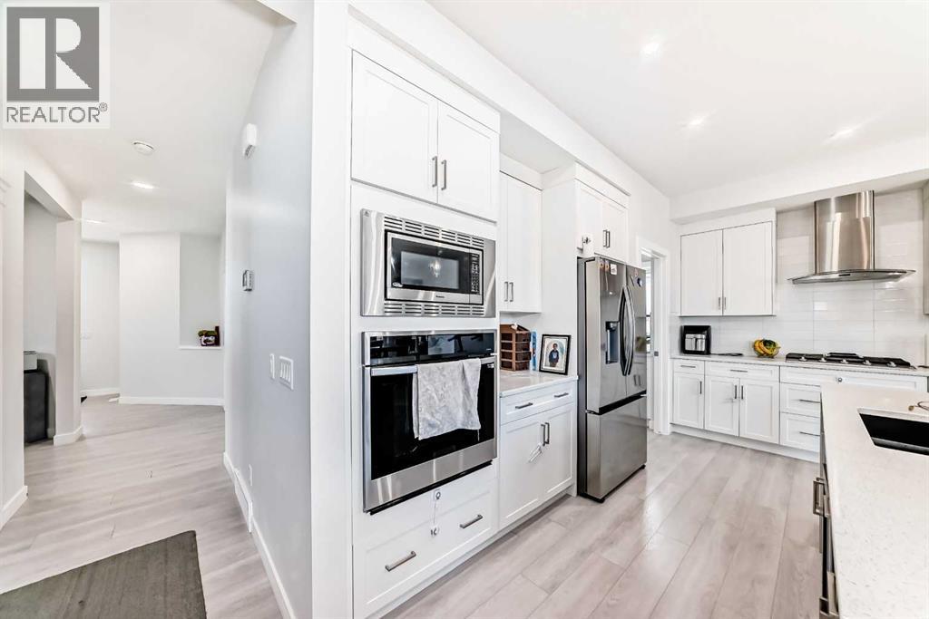 2004 Ravensdun Crescent SE - 12