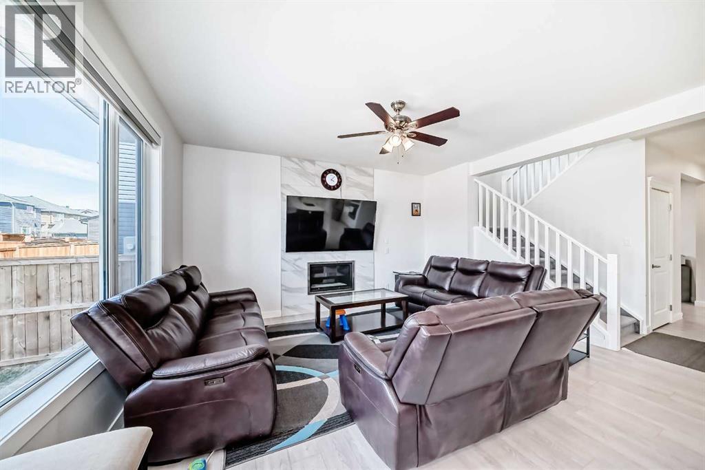2004 Ravensdun Crescent SE - 15