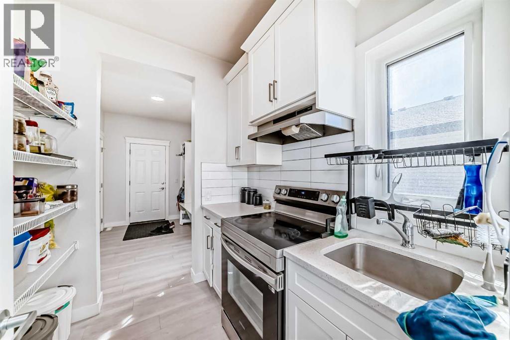 2004 Ravensdun Crescent SE - 19