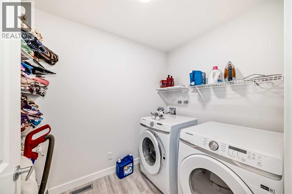 2004 Ravensdun Crescent SE - 31