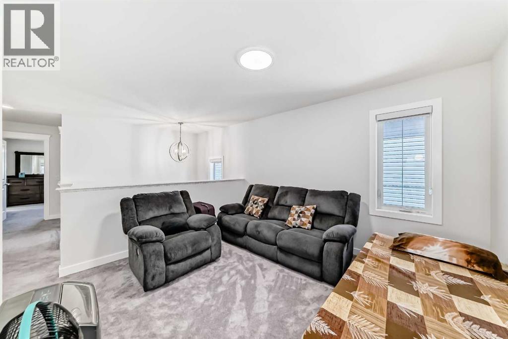 2004 Ravensdun Crescent SE - 32