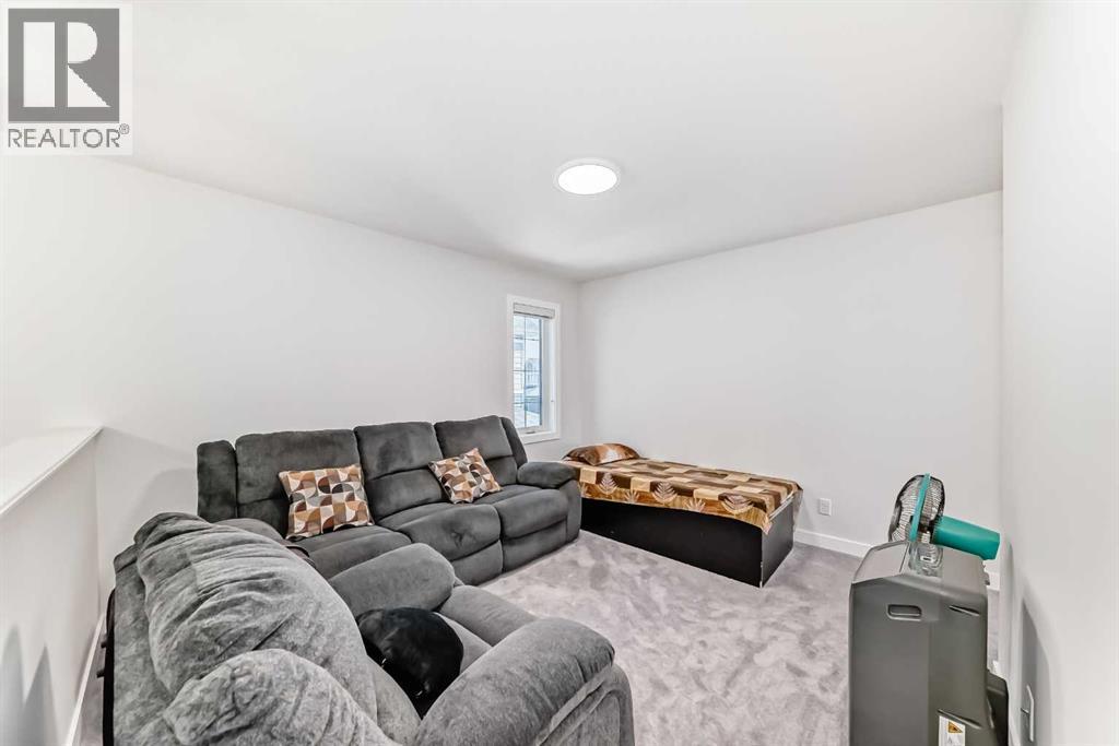 2004 Ravensdun Crescent SE - 33