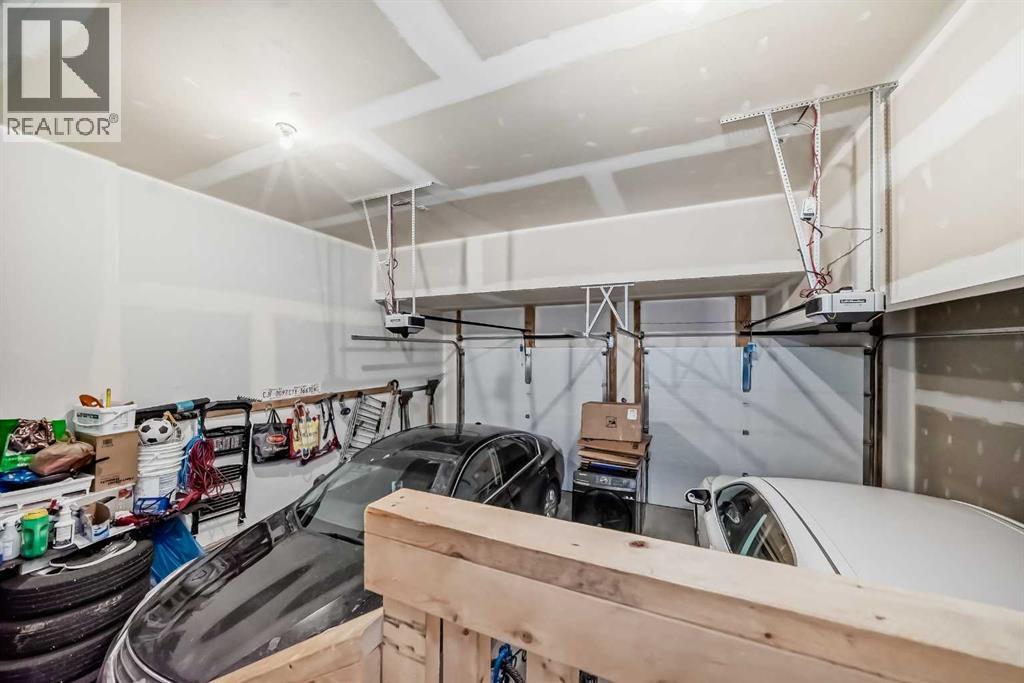 2004 Ravensdun Crescent SE - 37