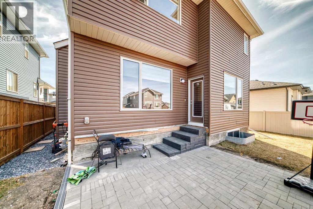 2004 Ravensdun Crescent SE - 39