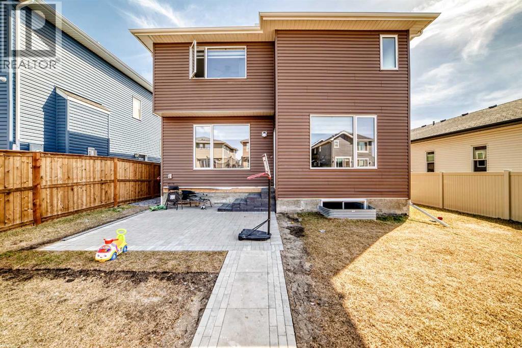 2004 Ravensdun Crescent SE - 40