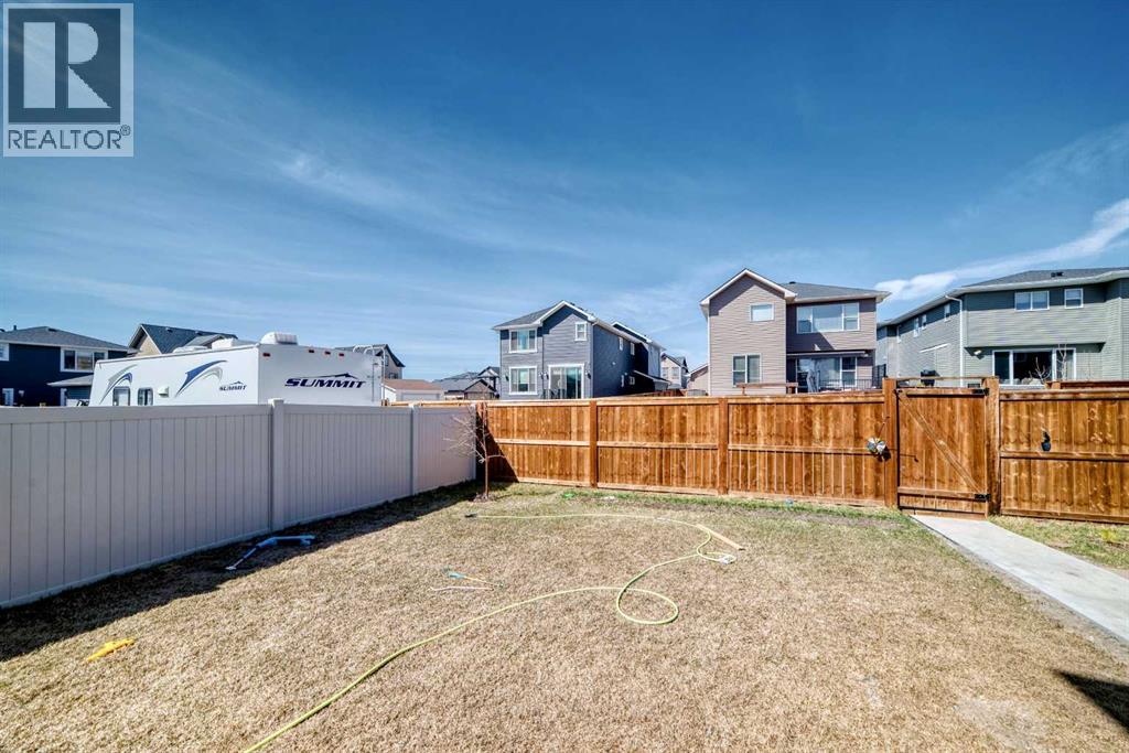 2004 Ravensdun Crescent SE - 43