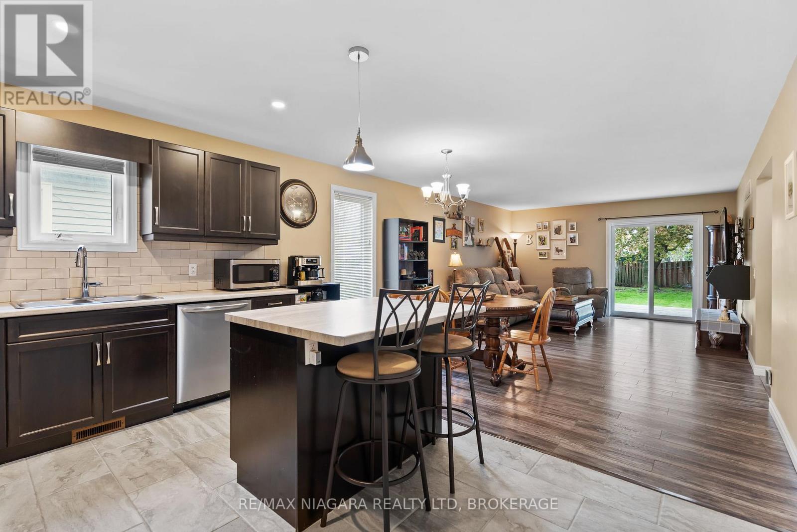 228 LINCOLN STREET - 4