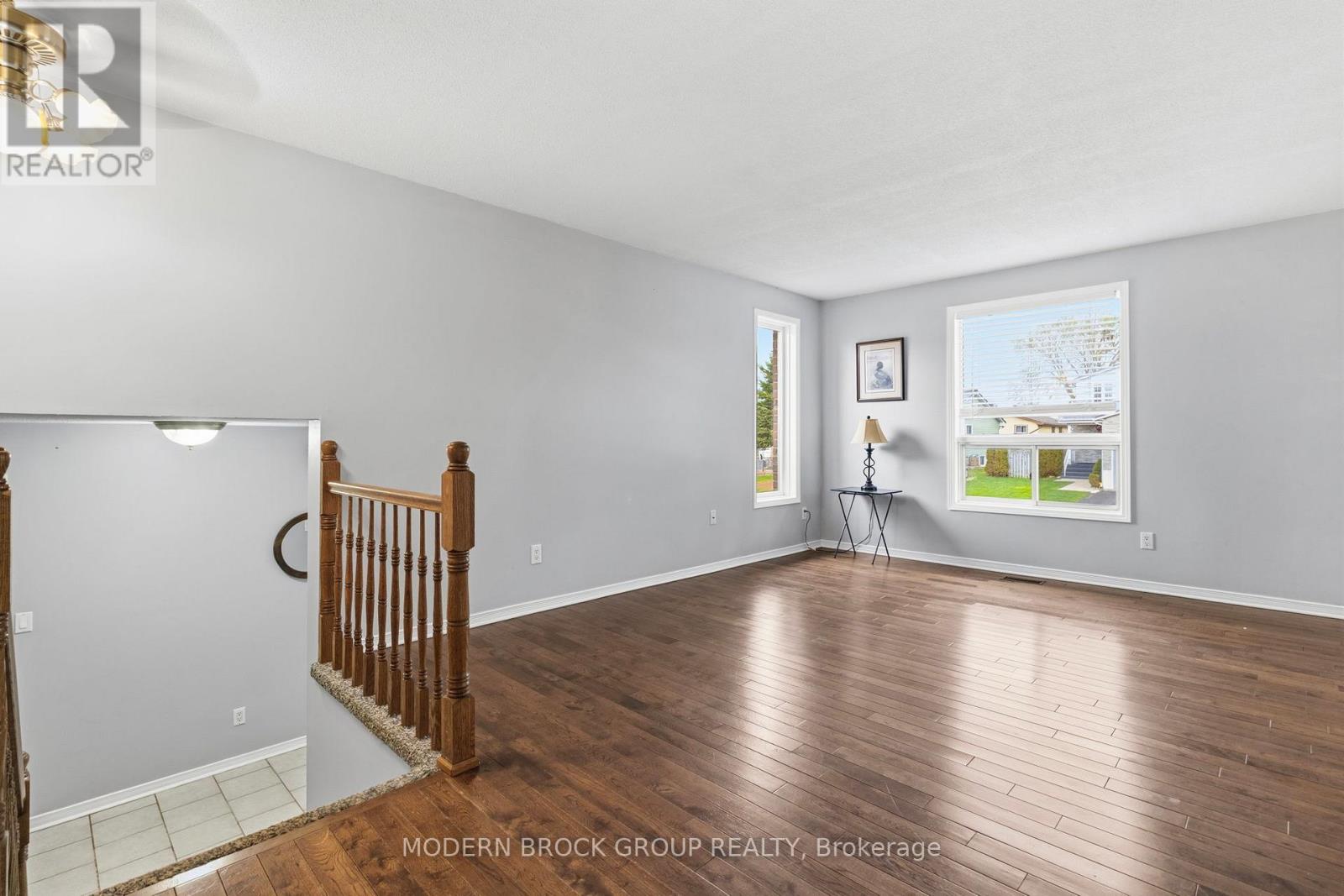 865 CUNNINGHAM CRESCENT - 7