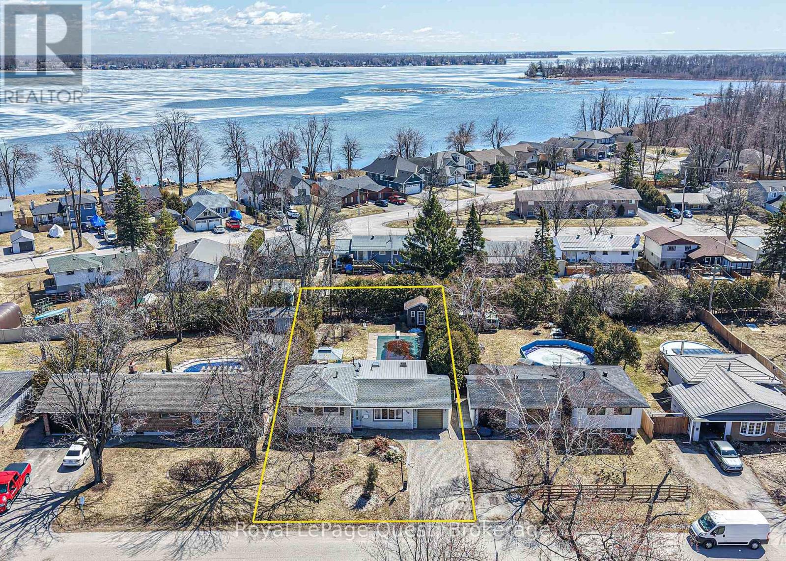 333 COLLINS DRIVE - Image 2