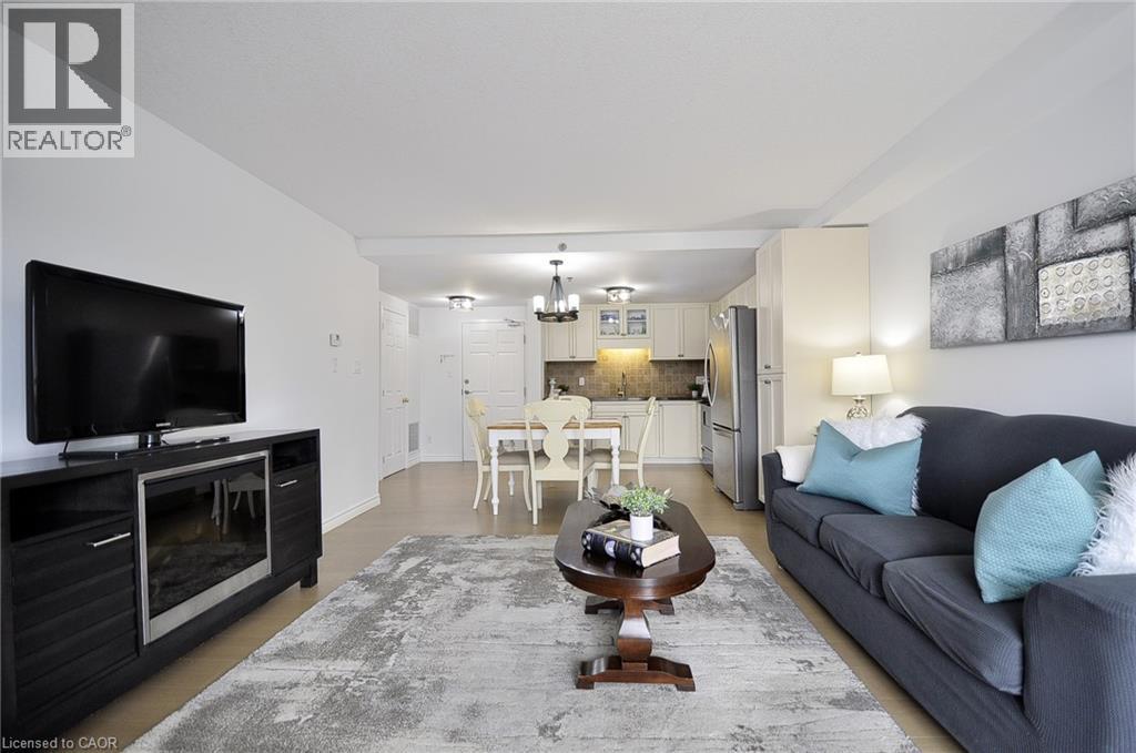 345 FISHER MILLS Road Unit# 102, Cambridge, Ontario, N3C0E5 — Photo 5