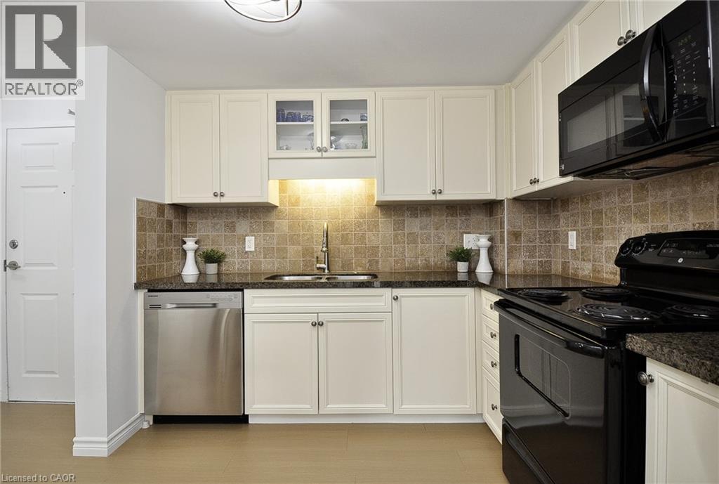 345 FISHER MILLS Road Unit# 102, Cambridge, Ontario, N3C0E5 — Photo 2