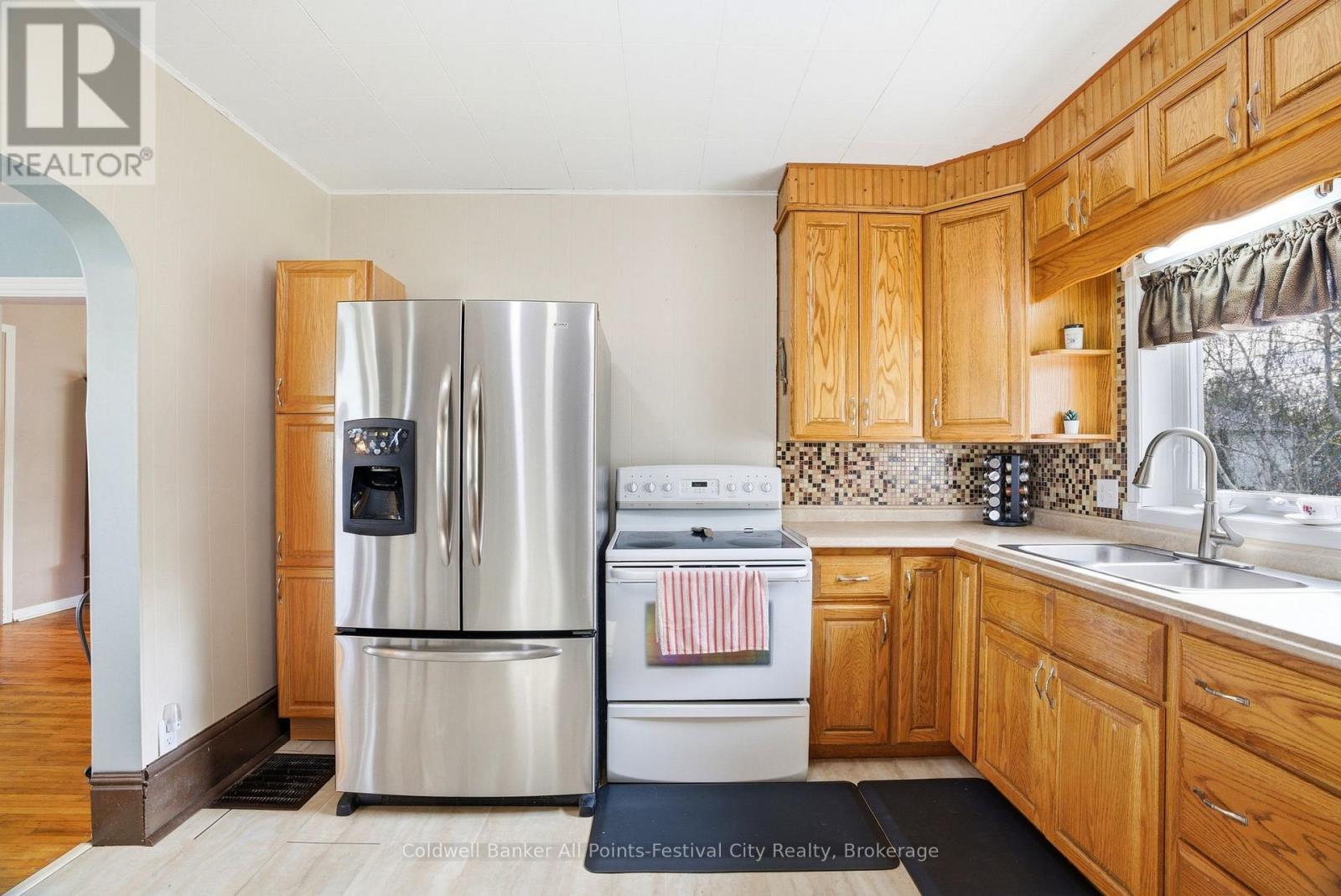 83 JARVIS STREET - 19