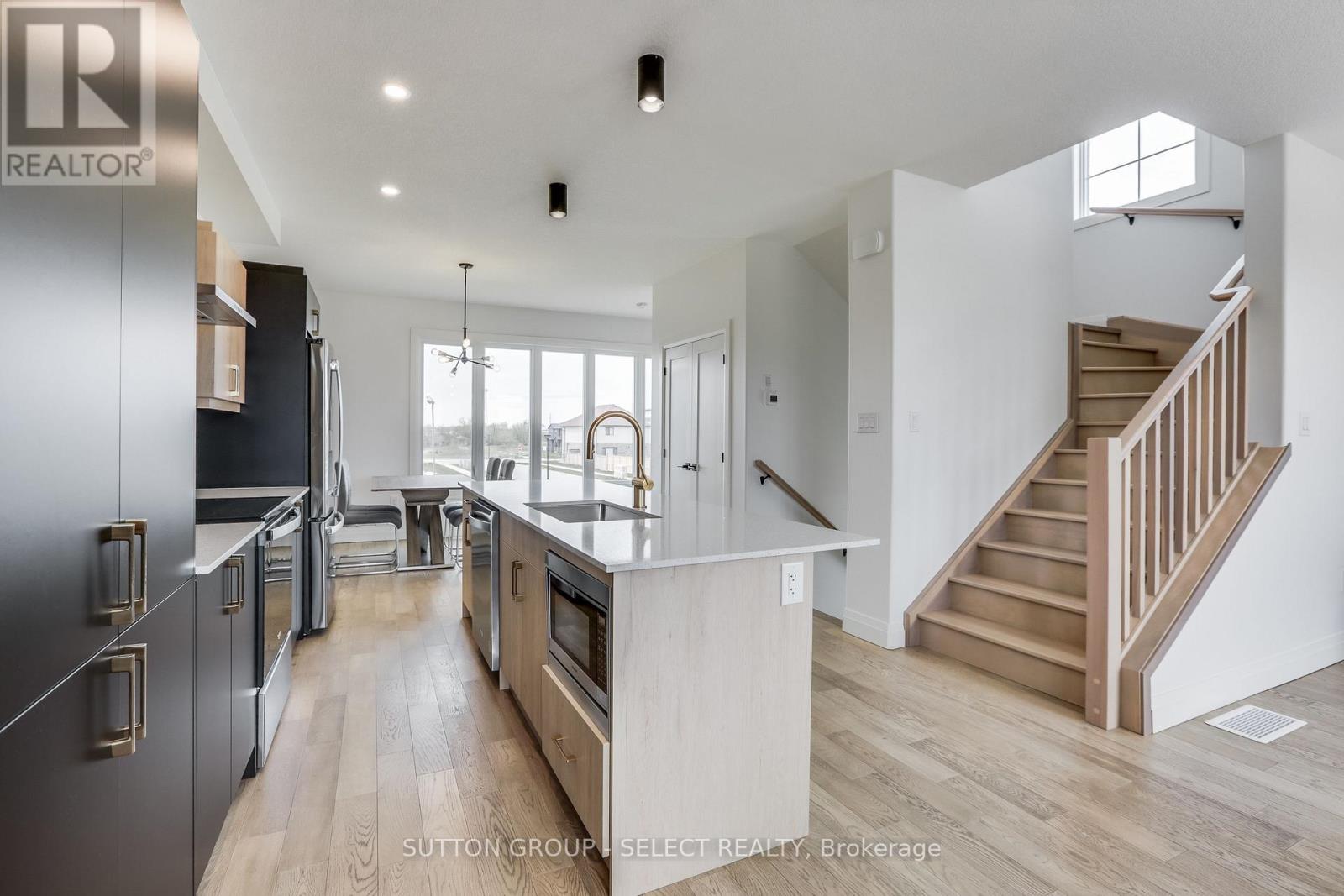 ##1 235 KENNINGTON WAY - 13