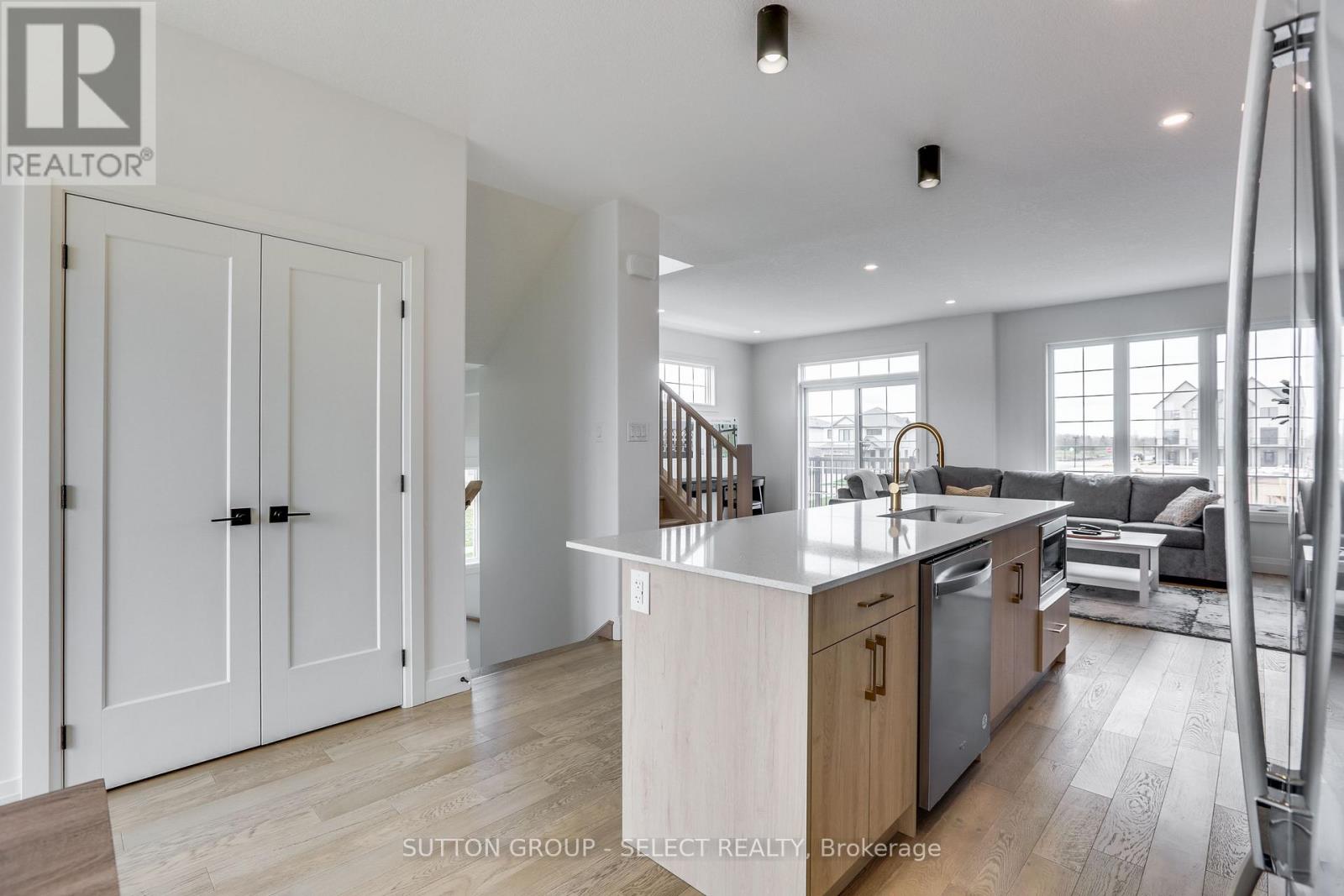 ##1 235 KENNINGTON WAY - 15